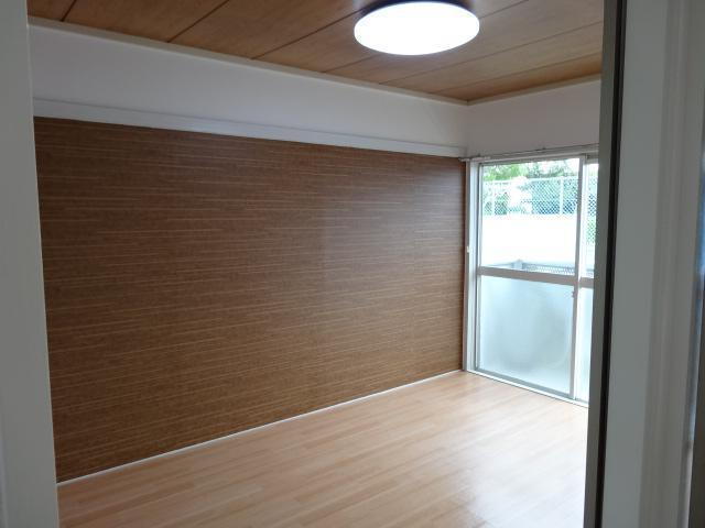 トイレ　モダンな洋室です。