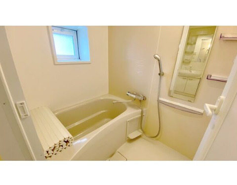 バス・シャワールーム　※同物件他部屋写真 反転、色違いの場合有 現況優先