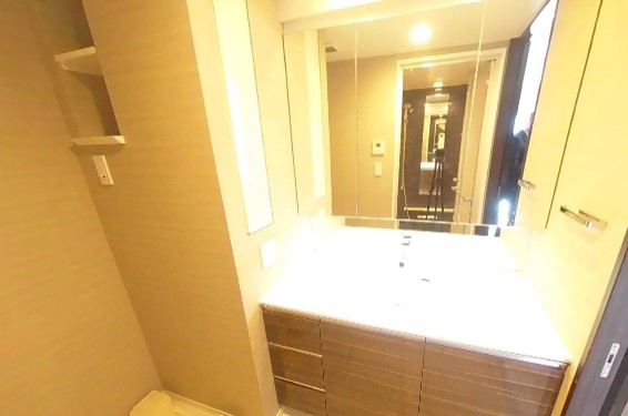 洗面設備　脱衣スペースもあります