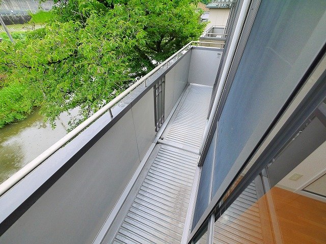 バルコニー　広々としたバルコニーです