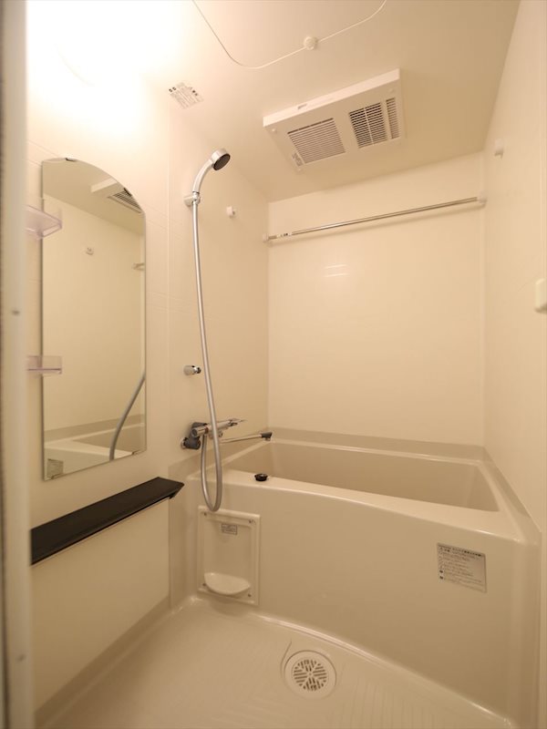 バス・シャワールーム　バスルーム　浴室暖房乾燥機付