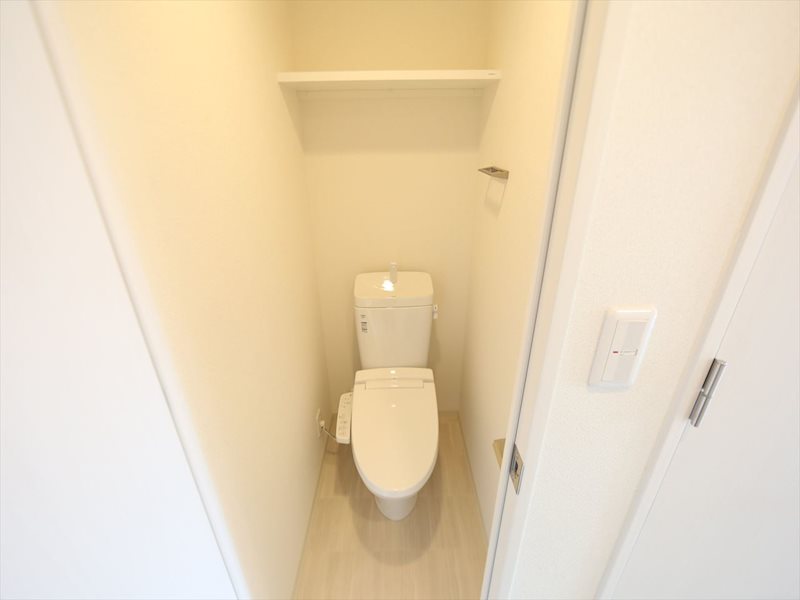 トイレ　温水洗浄暖房便座付トイレ