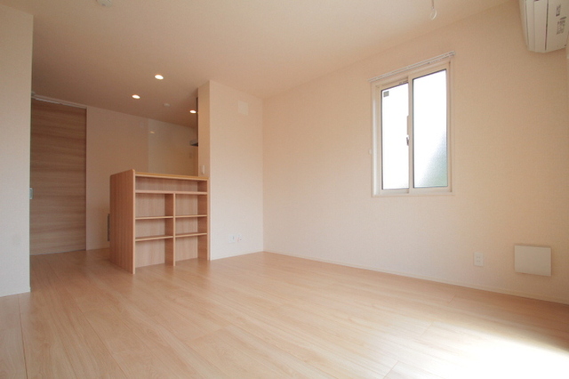 居室・リビング　白を基調とした明るいお部屋