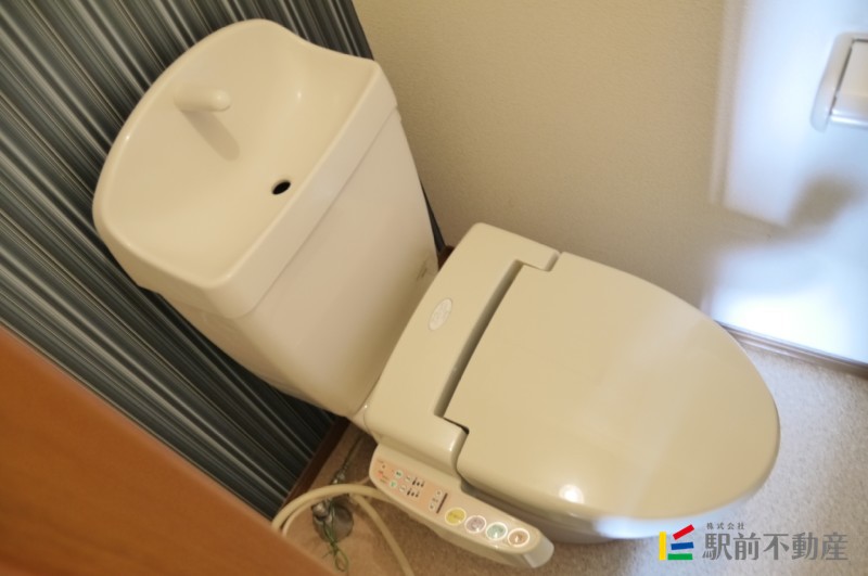 トイレ　ウォシュレットつきです