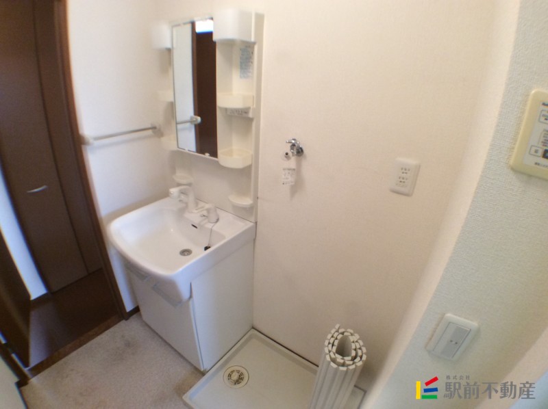 洗面設備　キッチンからの眺めです