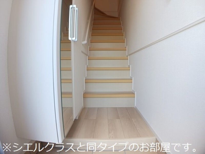 玄関　図面と現状に相違がある場合には現状を優先