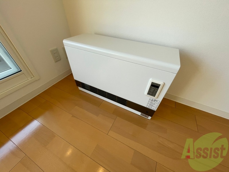 その他設備　電気暖房です。冬場の寒い日でも安心ですね～