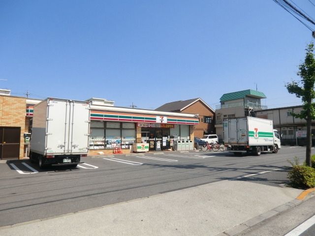 コンビニ　セブンイレブン足立入谷５丁目店（コンビニ）まで371m