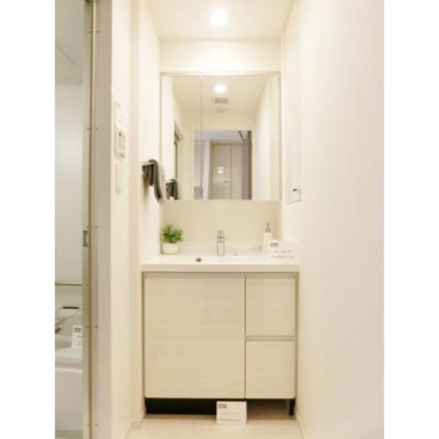 洗面設備　※写真は同タイプ住戸です。