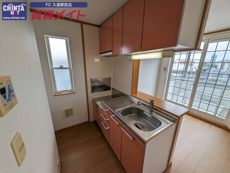 キッチン　同タイプ部屋写真です。