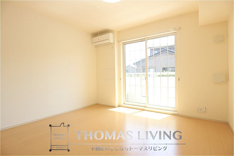 居室・リビング　広々としたリビング。家具の配置がしやすいですね。