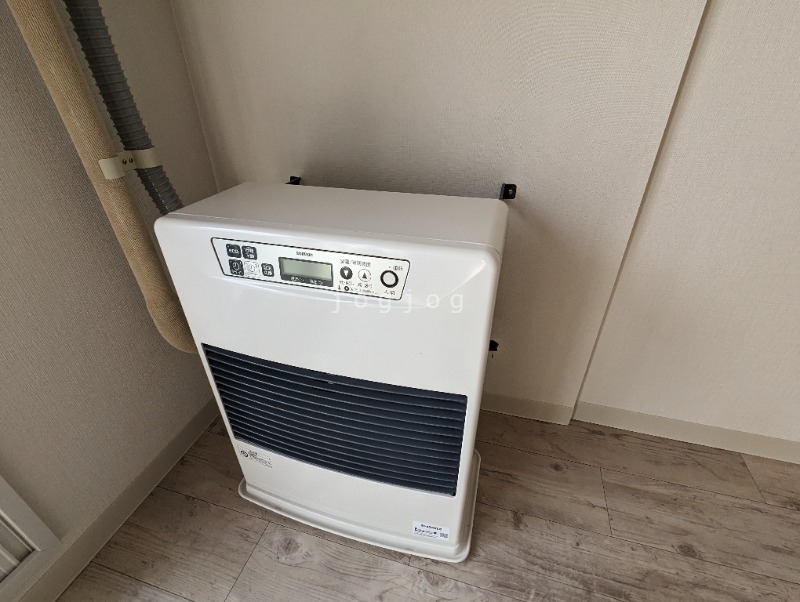その他設備　灯油ＦＦ式ストーブ