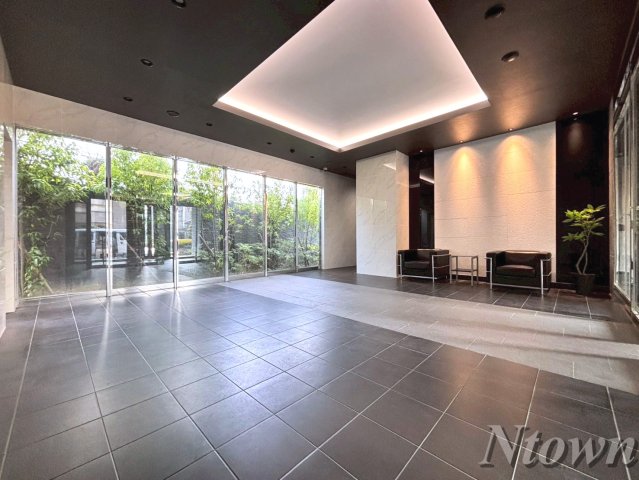 ロビー　ゆとりのあるロビーです