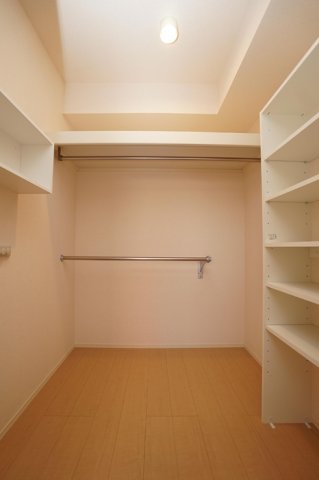 収納　ウォークインクローゼット