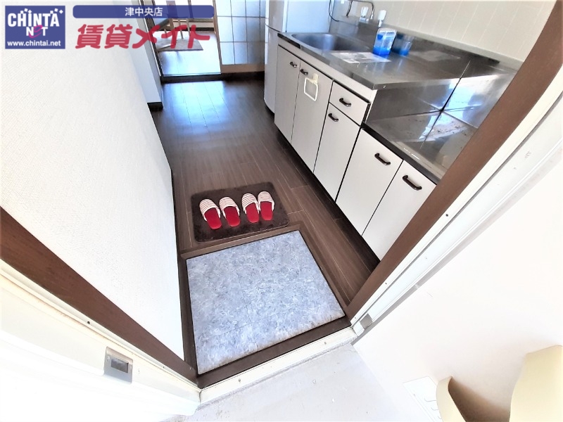 玄関　同物件別室写真