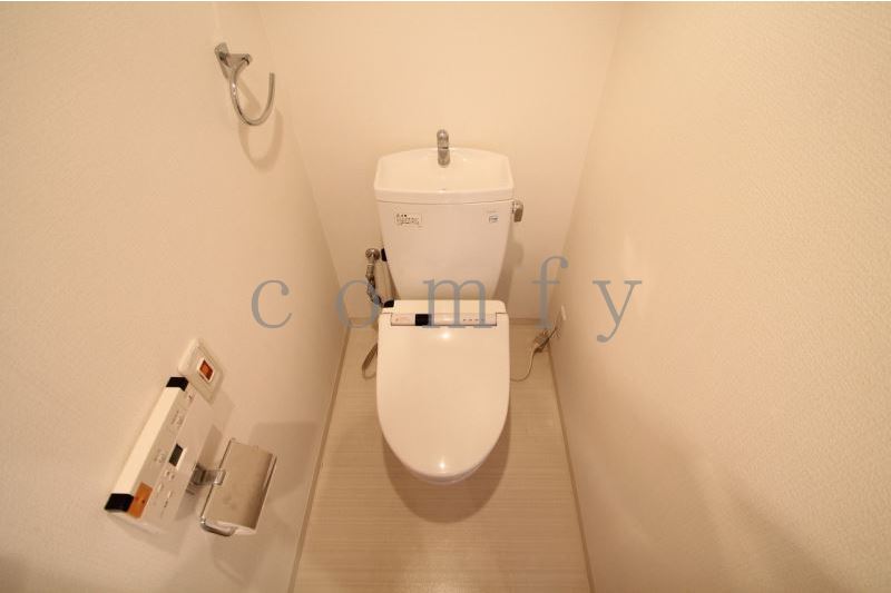 トイレ　ウォシュレ付きトイレ