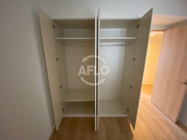 収納　ロジュマンタワー梅田　クローゼット