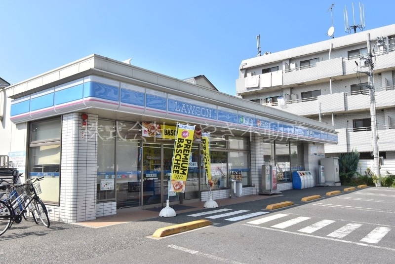 コンビニ　ローソン新高島平駅南店（コンビニ）まで475m