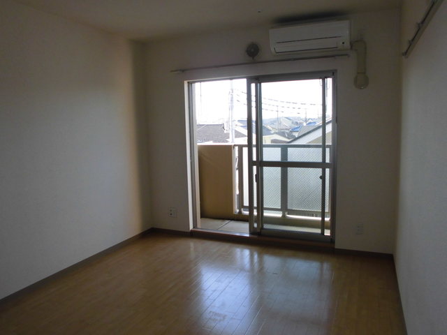 居室・リビング　※同物件別号室