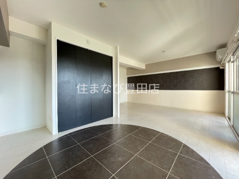 居室・リビング　反転同型タイプ