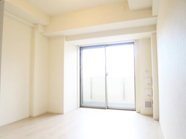 居室・リビング　明るいお部屋です☆