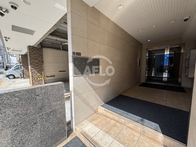 エントランス　レスポワル新町　エントランス