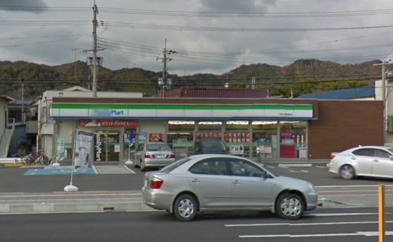 コンビニ　ファミリーマート 和歌山園部店（コンビニ）まで495m
