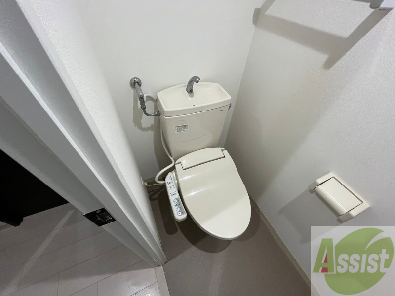 トイレ　ウォシュレット機能がついたトイレ。安心して使用できますね。