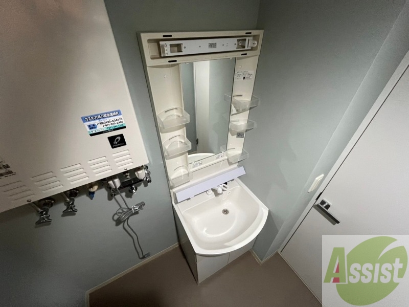 洗面設備　こちらに洗面台があります。朝の洗顔はこちらで。