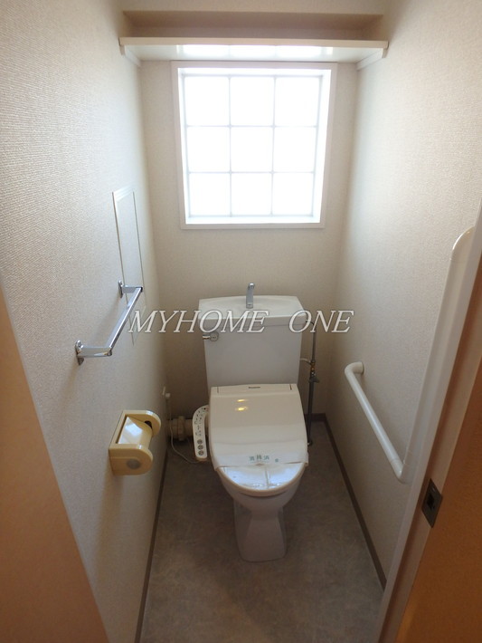 トイレ　温水洗浄便座