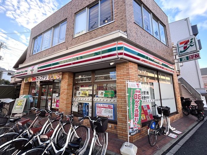 コンビニ　セブンイレブン（コンビニ）まで550m