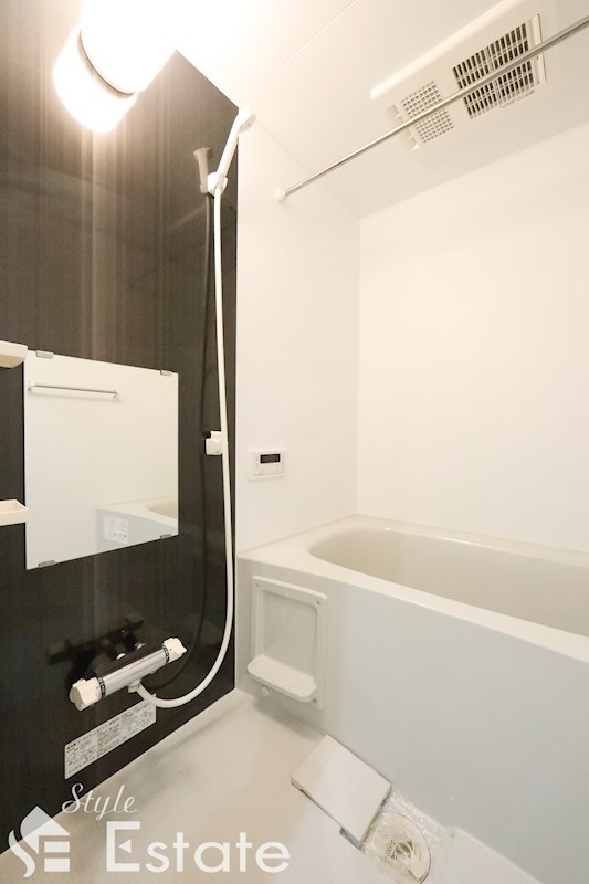 バス・シャワールーム　バスルーム