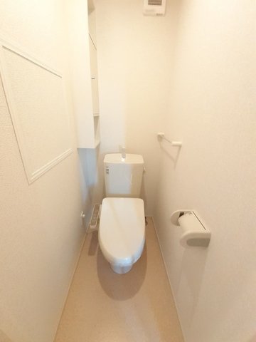 トイレ　清潔感のあるトイレです