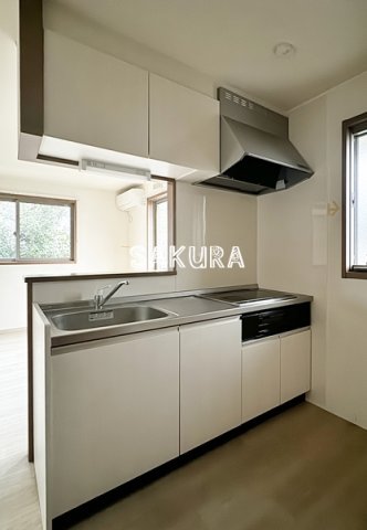 キッチン　周りを見渡しながら調理のできるカウンターキッチンです♪