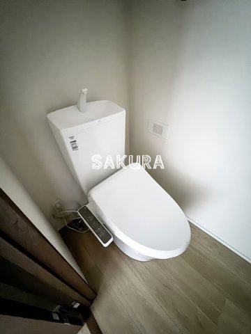 トイレ　落ち着いた色調のトイレです♪