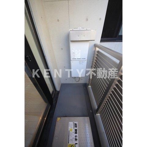 バルコニー　暖かな日差しのふりそそぐバルコニー