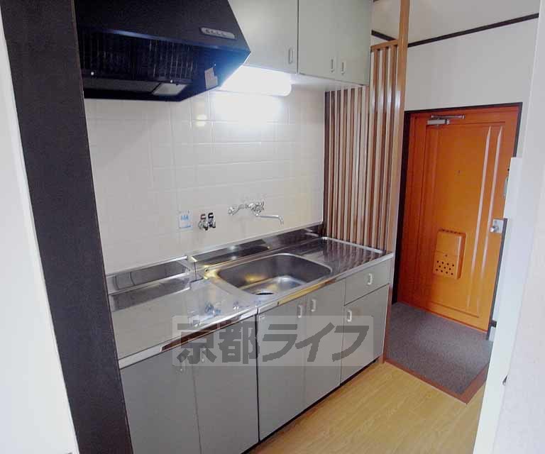 キッチン　コンパクトながらの使いやすいキッチン