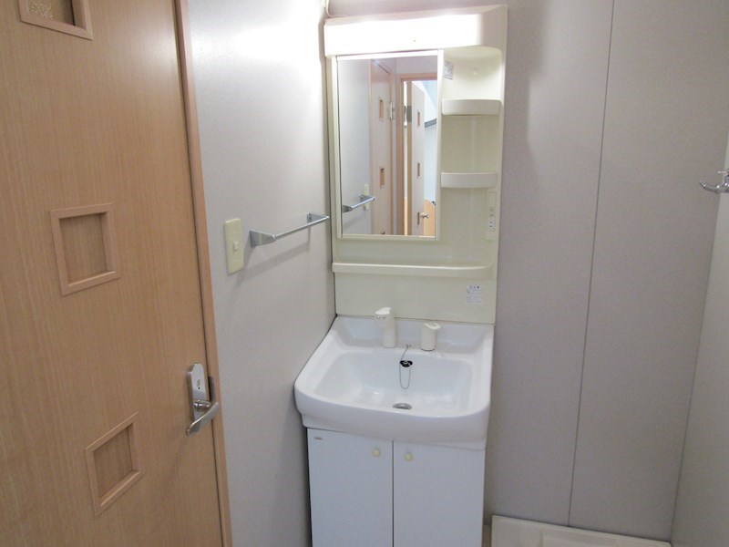 洗面設備　シャワー付独立洗面台