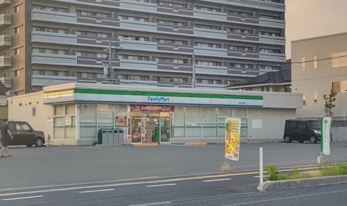 コンビニ　ファミリーマート 周南久米北店（コンビニ）まで570m