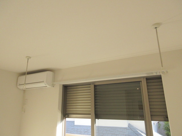 セキュリティ　★防犯シャッター＆室内物干しフック★