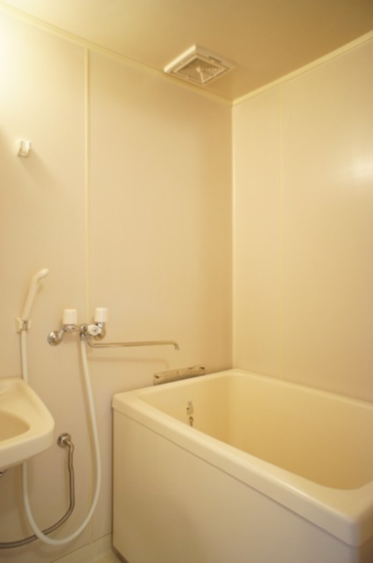 バス・シャワールーム　図面と現状に相違がある場合には現状を優先