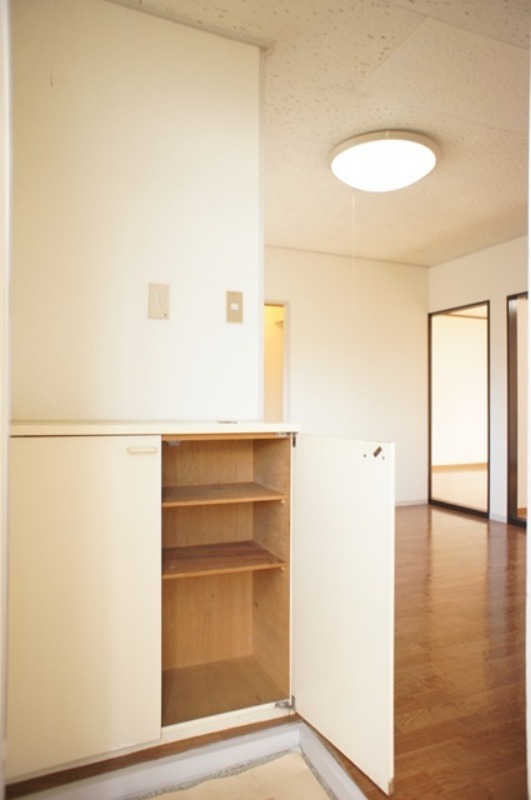 玄関　図面と現状に相違がある場合には現状を優先