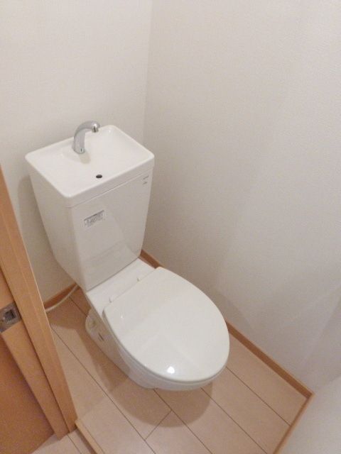 トイレ　別部屋参考写真