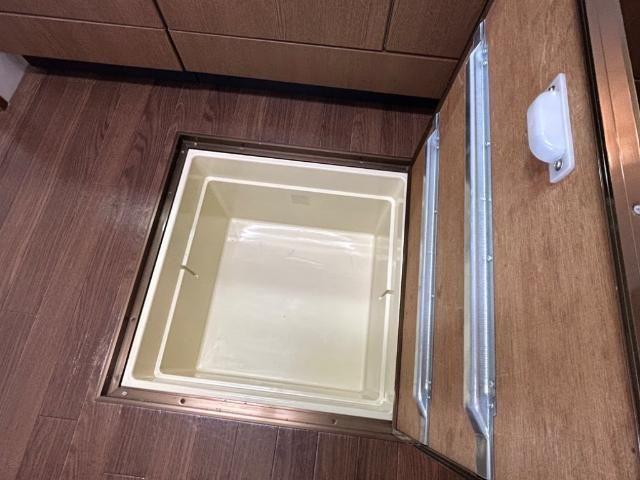 収納　床下収納