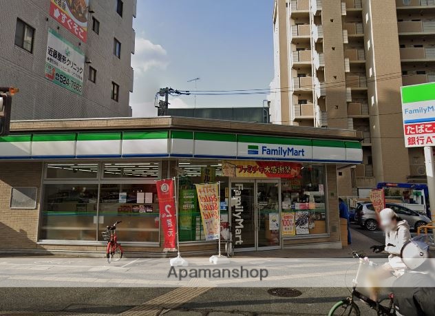 コンビニ　ファミリーマート（コンビニ）まで379m
