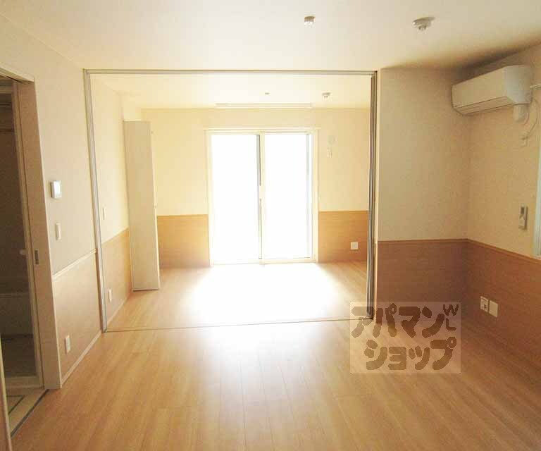 居室・リビング　明るいお部屋です
