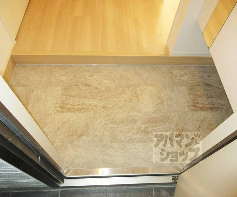 玄関　段差も少ない！