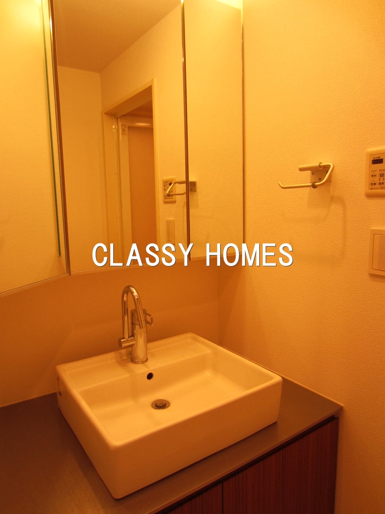 洗面設備　2006年竣工　コンフォリア芝浦バウハウス：洗面台