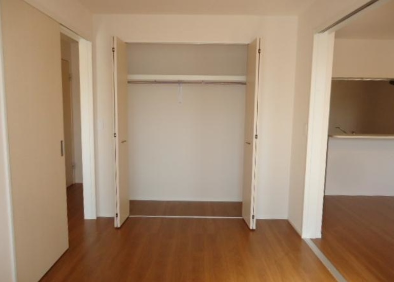 収納　※モデル写真