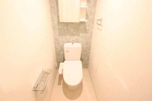 トイレ　※別室の参考写真の為、現況優先です。